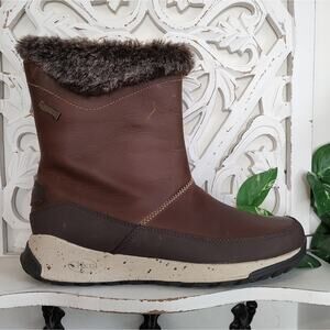Chaco ‘Borealis’ Mink & Leather Mid Waterproof Boot in Brown & Cream Size 6